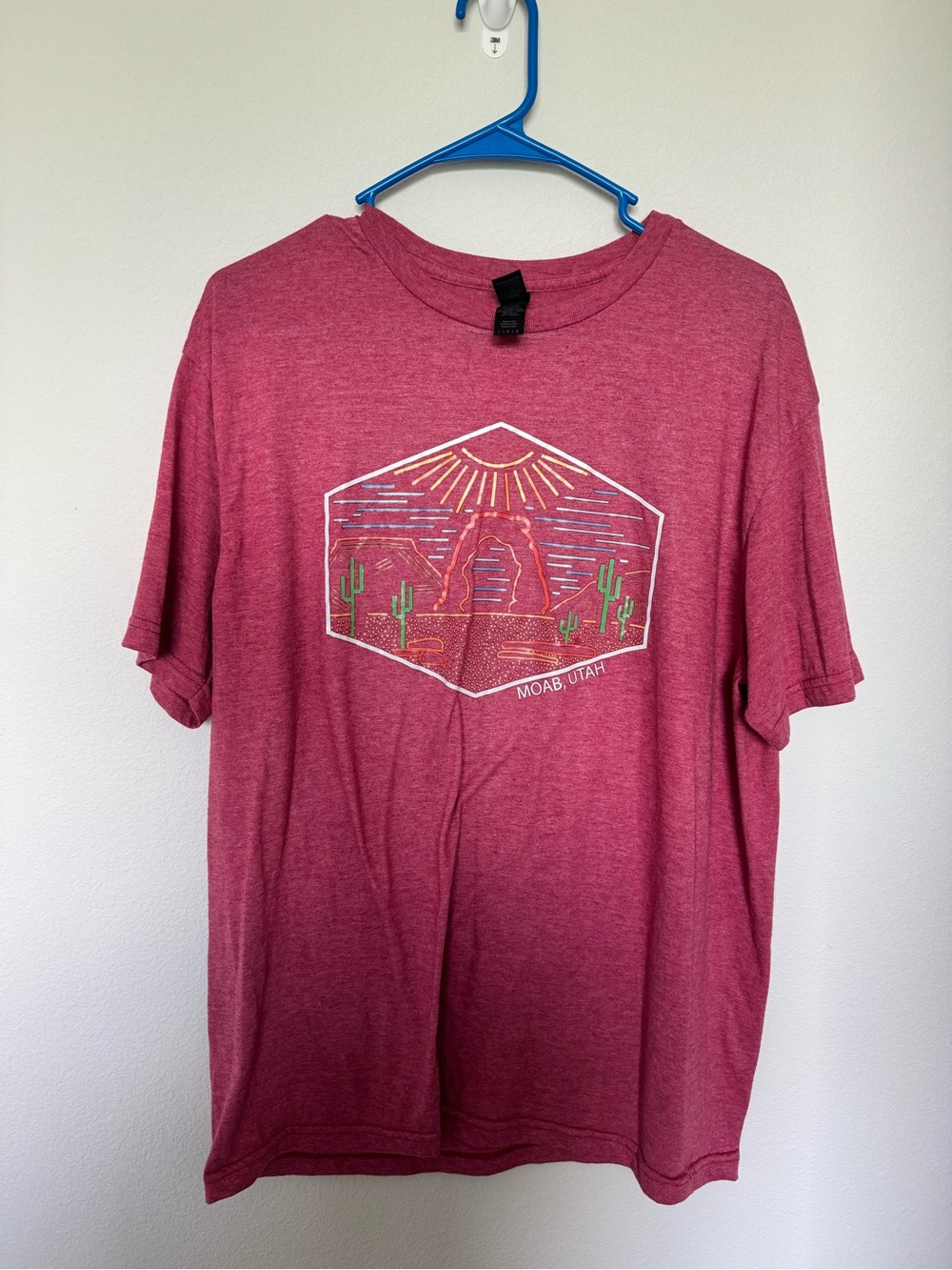 Heather Red Graphic T-Shirt - Moab Scenic Design